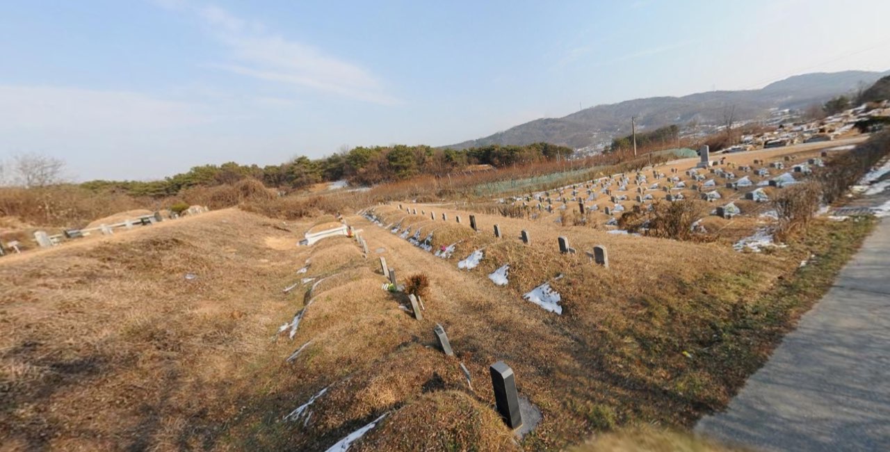 안성시공설공원묘지(사곡동) 시설 사진 (출처: e하늘 장사정보시스템)