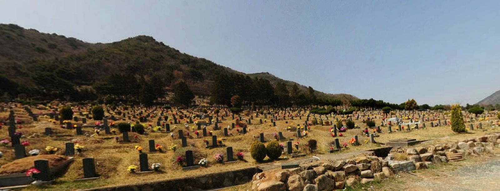 백운공원묘원 제2묘원 시설 사진 (출처: e하늘 장사정보시스템)