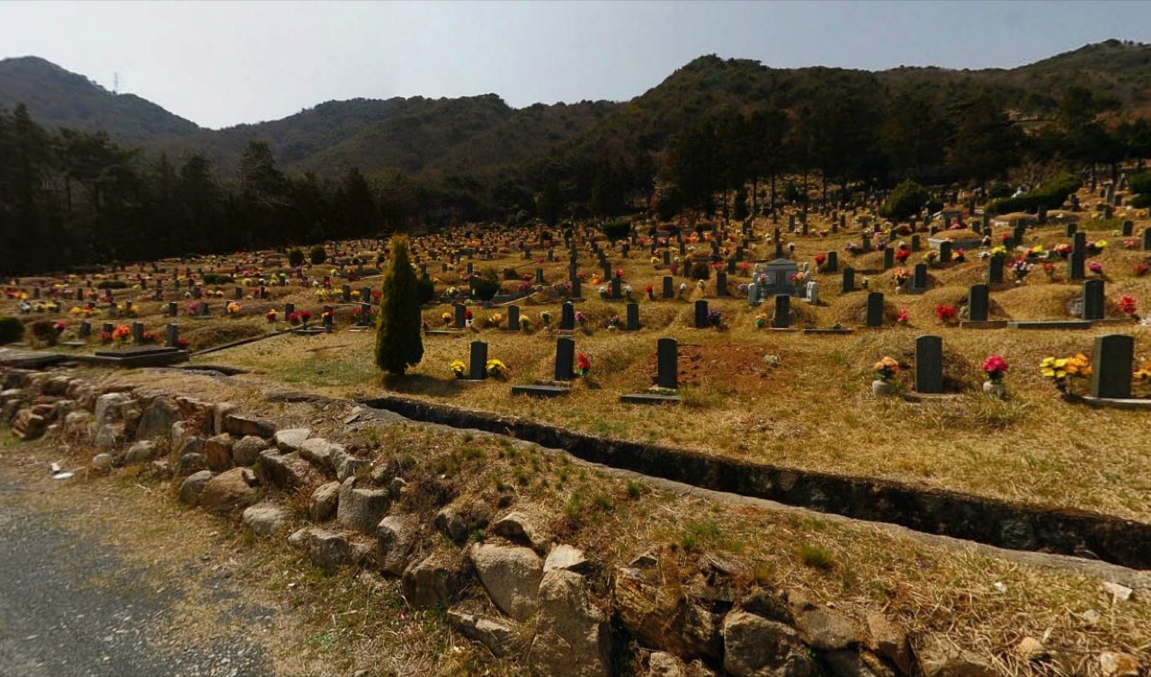 백운공원묘원 제2묘원 시설 사진 (출처: e하늘 장사정보시스템)