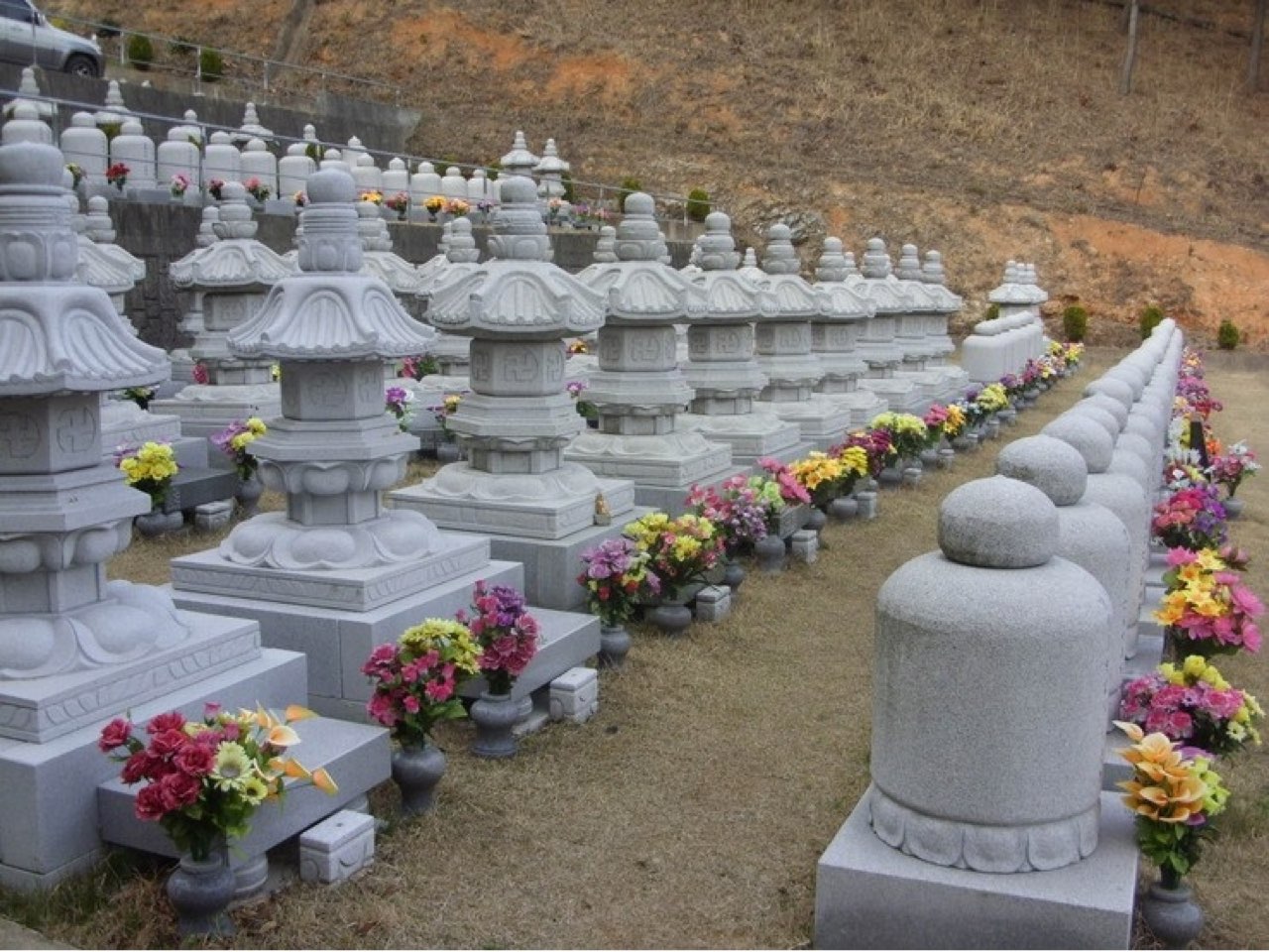 법지사 시설 사진 (출처: e하늘 장사정보시스템)