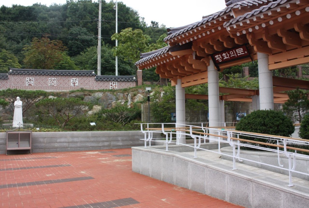 천주교평화의문 시설 사진 (출처: e하늘 장사정보시스템)
