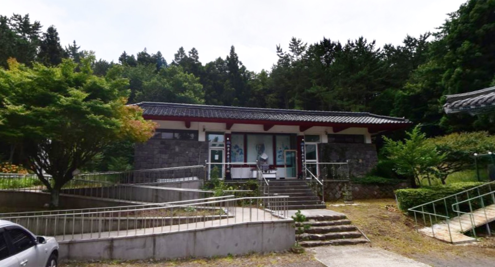 충혼각 시설 사진 (출처: e하늘 장사정보시스템)
