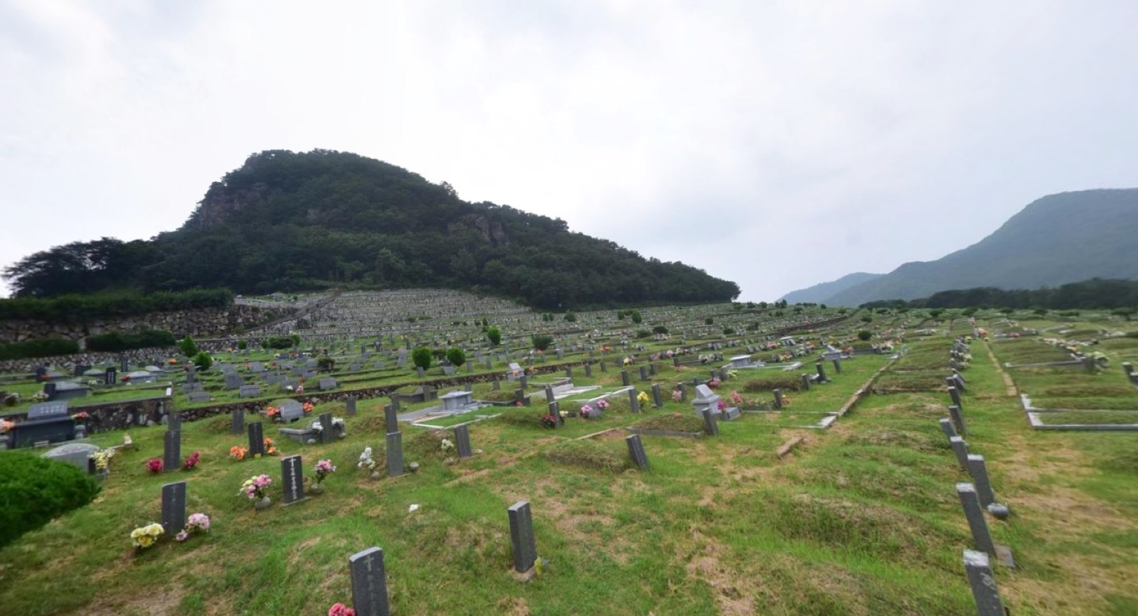 김해하늘공원(봉안) 시설 사진 (출처: e하늘 장사정보시스템)