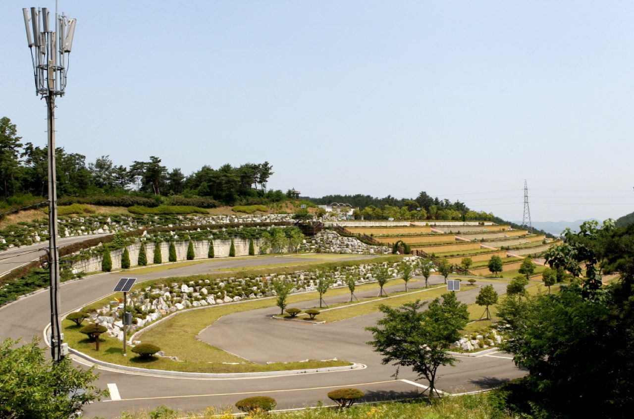 함안군공설추모공원 시설 사진 (출처: e하늘 장사정보시스템)