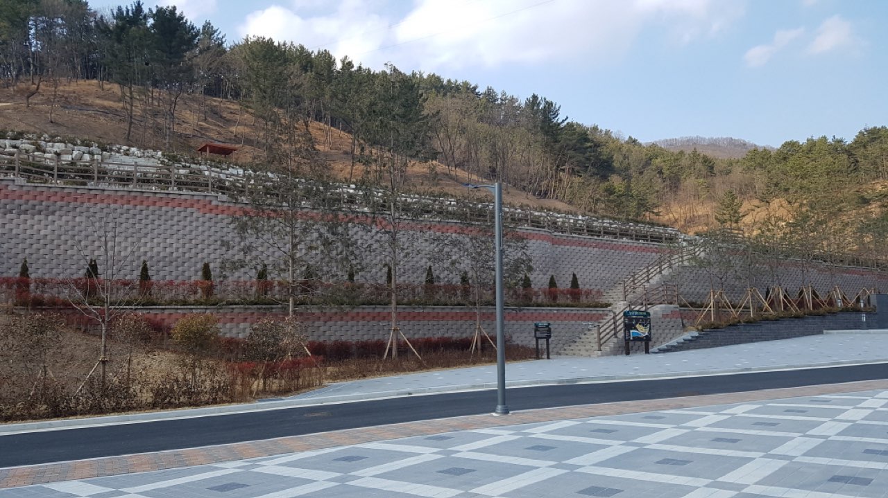 함안하늘공원(봉안담) 시설 사진