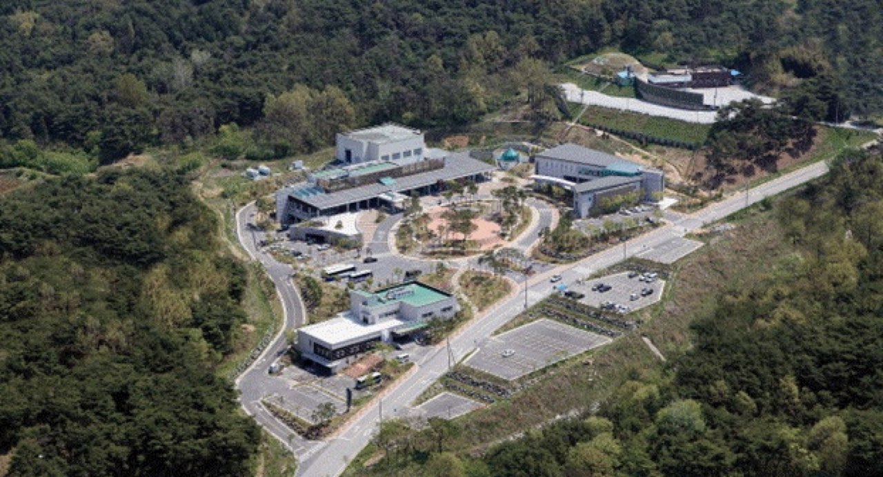 홍성추모공원봉안당 시설 사진 (출처: e하늘 장사정보시스템)