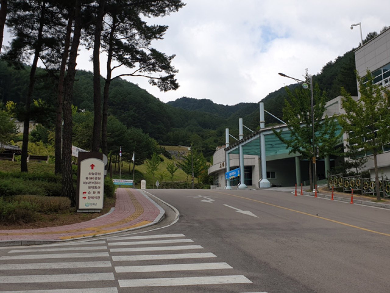 인제종합장묘센터 하늘공원 시설 사진 (출처: e하늘 장사정보시스템)
