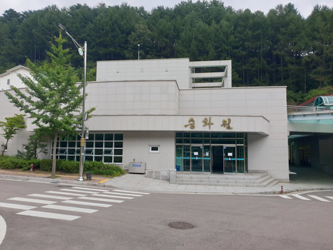 인제종합장묘센터 하늘공원 시설 사진 (출처: e하늘 장사정보시스템)