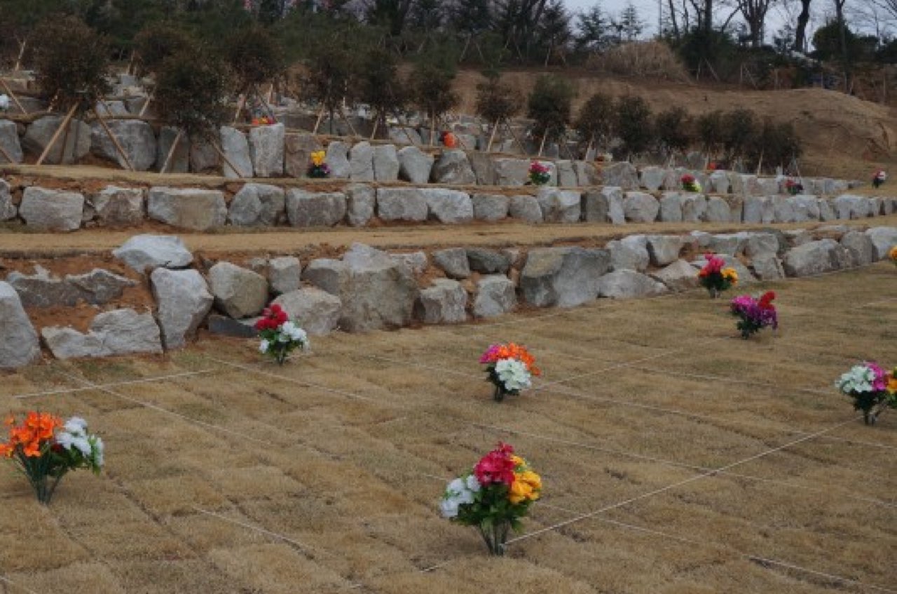 진주제일교회 수목장 시설 사진 (출처: e하늘 장사정보시스템)