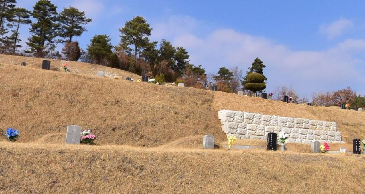 매화원 시설 사진 (출처: e하늘 장사정보시스템)