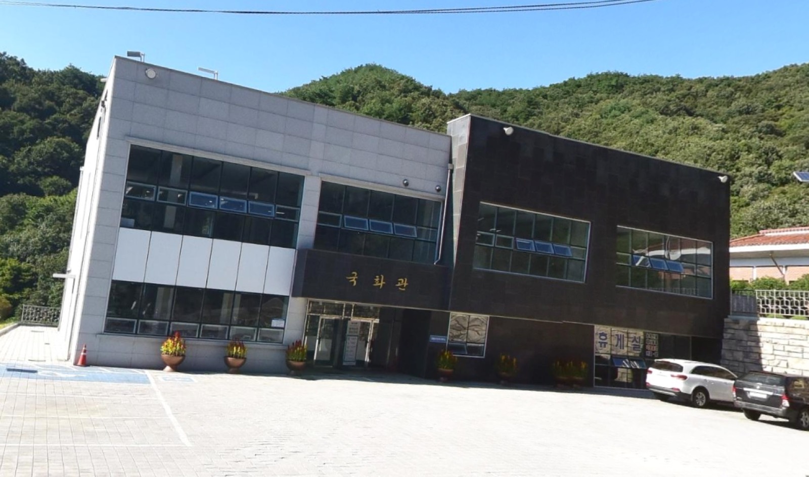 서천군영명각 목련관 시설 사진 (출처: e하늘 장사정보시스템)
