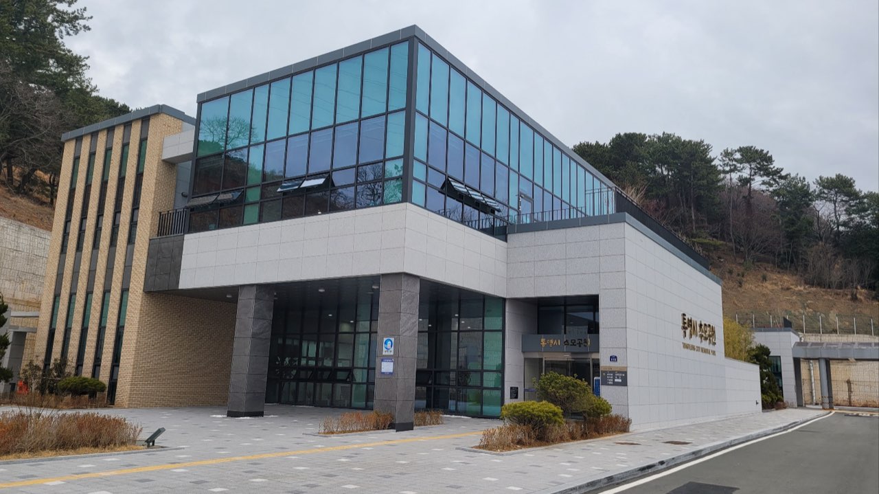 통영시공설봉안당 제1관 시설 사진 (출처: e하늘 장사정보시스템)