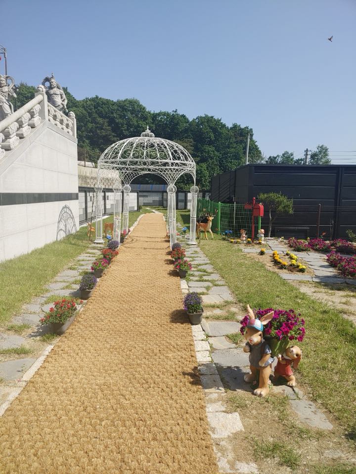 월봉사연화원 시설 사진 (출처: e하늘 장사정보시스템)